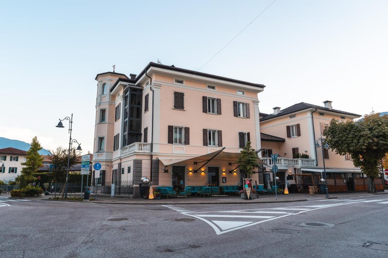 Albergo Caffe Centrale Мецокорона Екстериор снимка