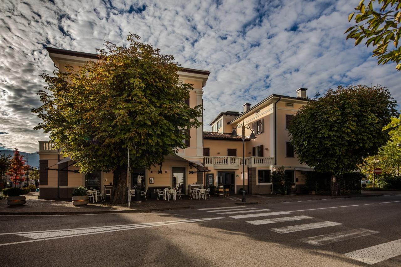Albergo Caffe Centrale Мецокорона Екстериор снимка